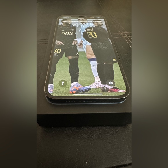 iPhone 12 Pro Max - Picture 2 of 11